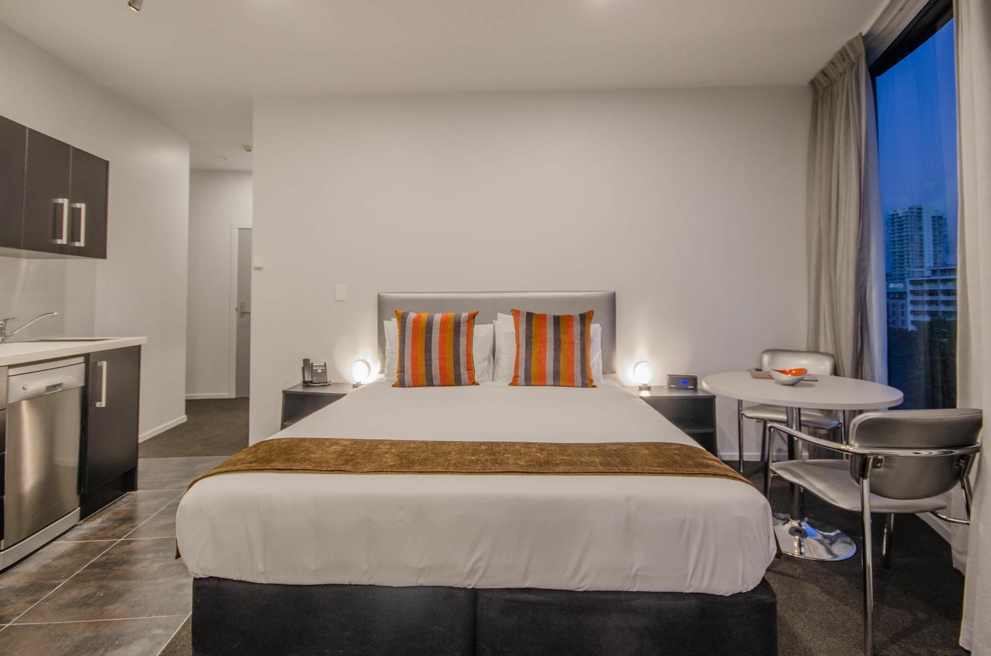 Ramada Suites By Wyndham Auckland - Federal Street 외부 사진