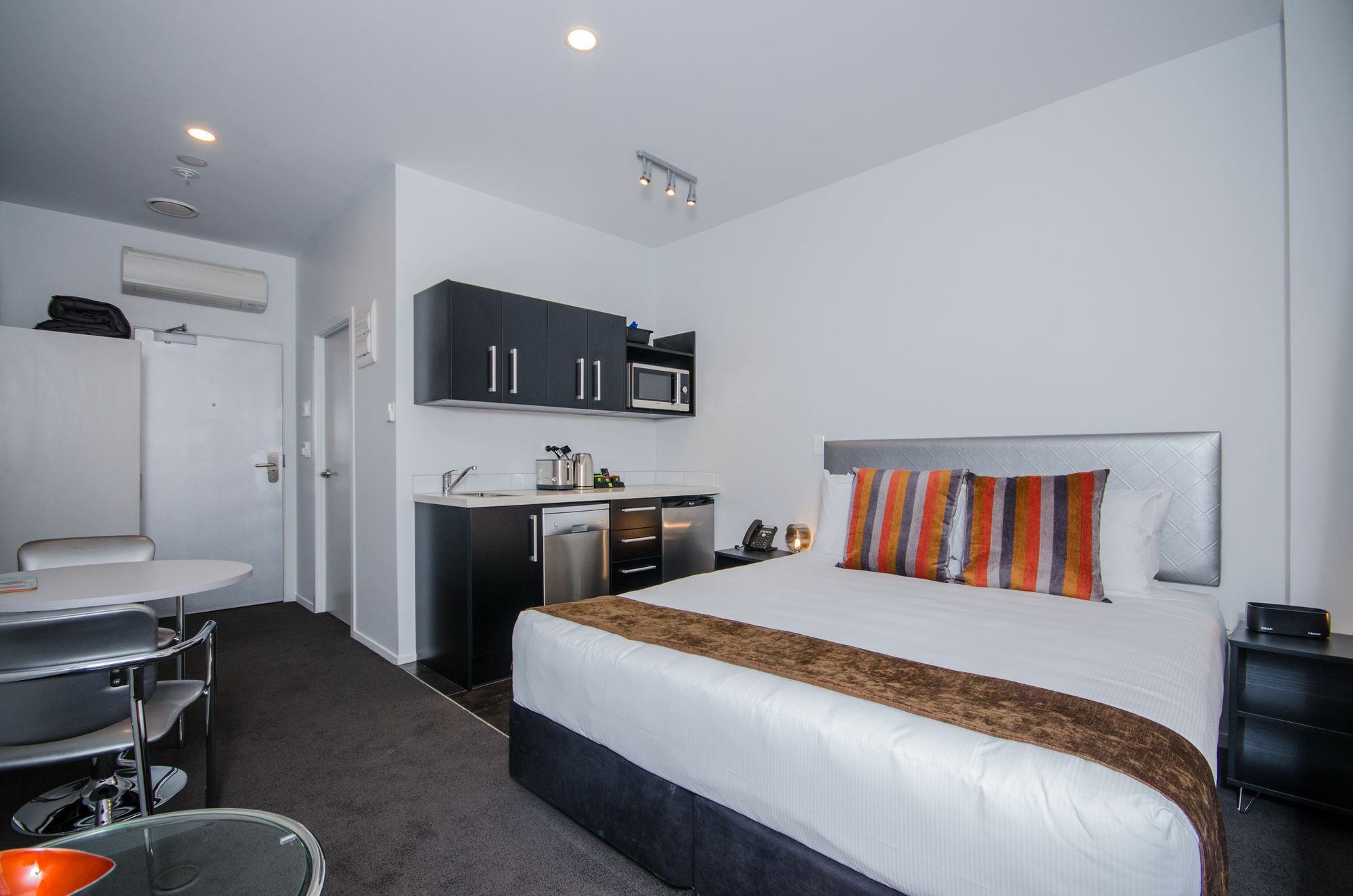 Ramada Suites By Wyndham Auckland - Federal Street 외부 사진